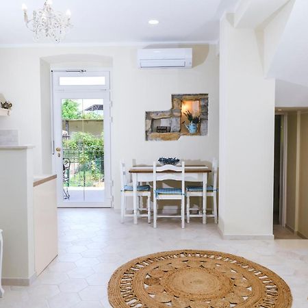 Amazing Pied-A-Terre On The Adriatic Coast Apartment Изола Екстериор снимка