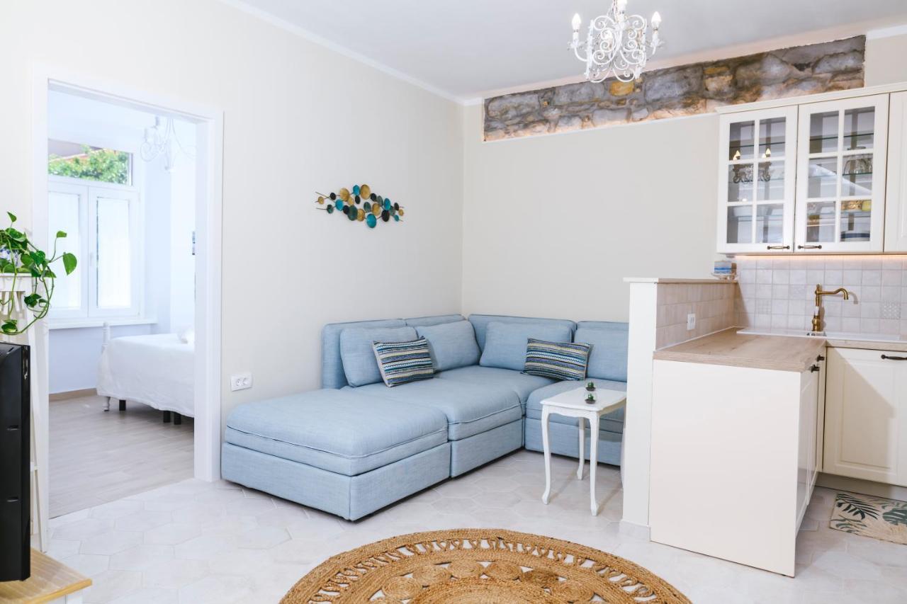 Amazing Pied-A-Terre On The Adriatic Coast Apartment Изола Екстериор снимка