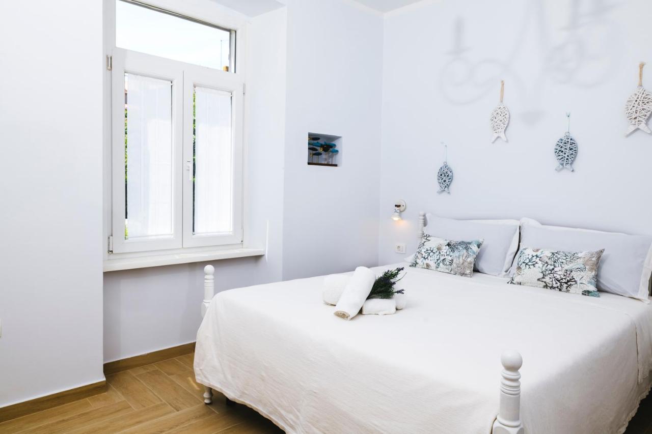 Amazing Pied-A-Terre On The Adriatic Coast Apartment Изола Екстериор снимка