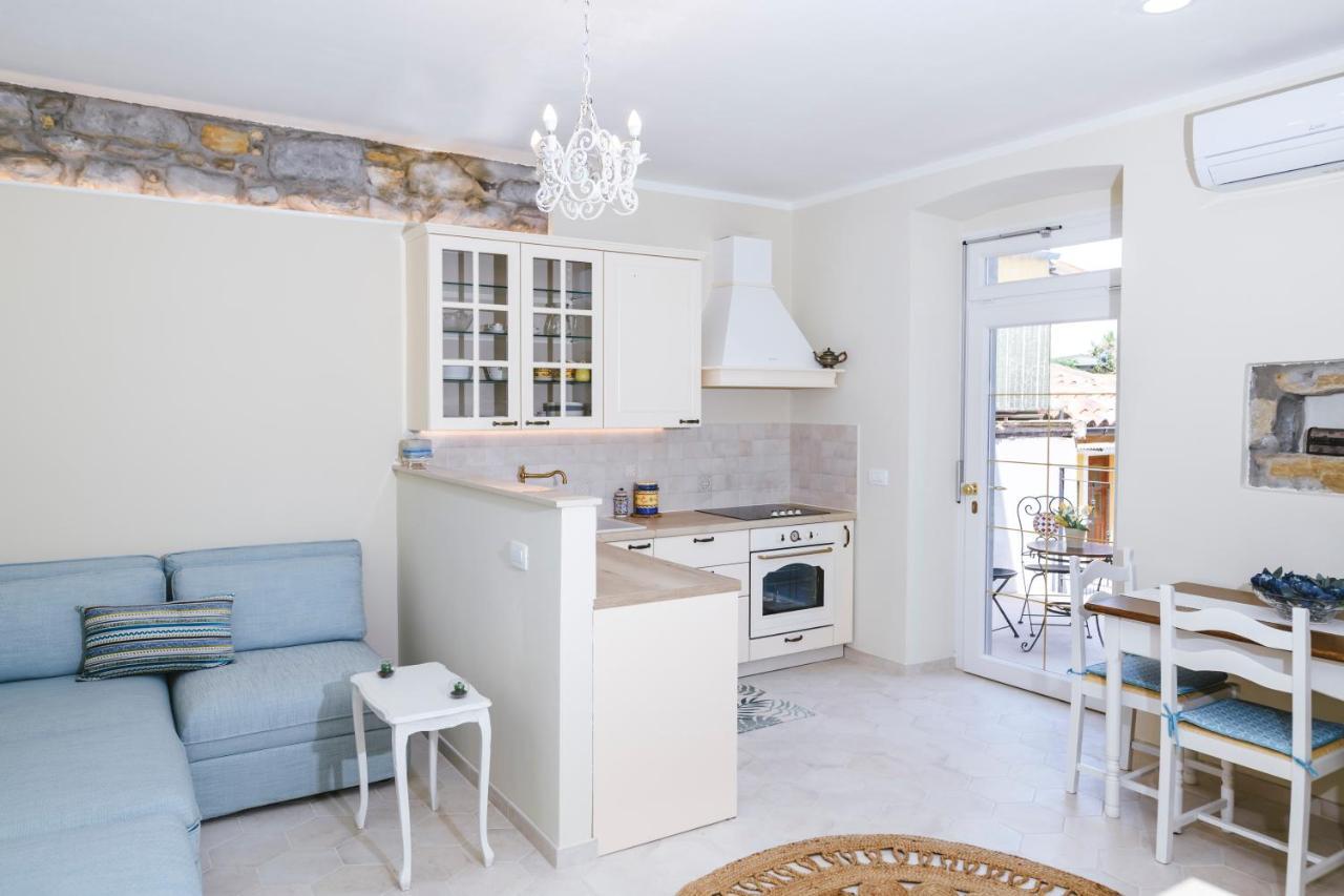 Amazing Pied-A-Terre On The Adriatic Coast Apartment Изола Екстериор снимка