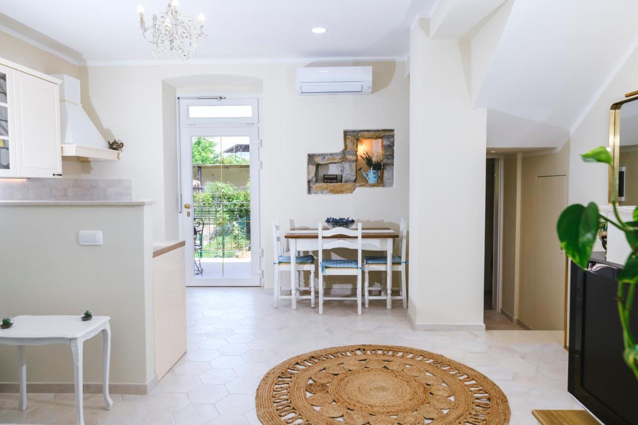 Amazing Pied-A-Terre On The Adriatic Coast Apartment Изола Екстериор снимка